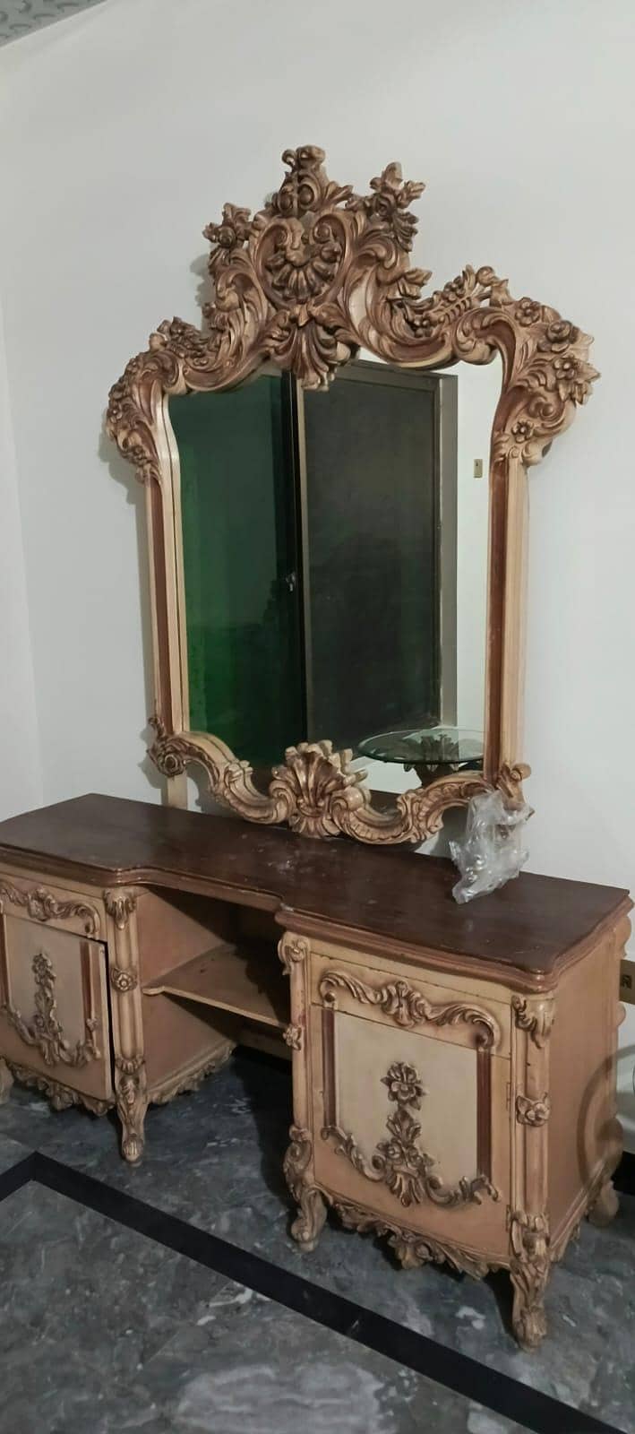 King size bed with side Table & Dressing Table, without mattress. 0