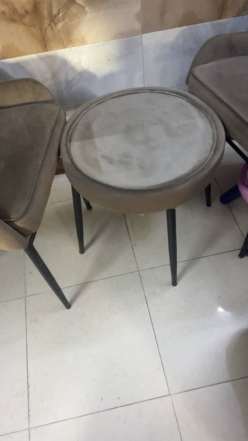 Coffee table  in a very good condition 4