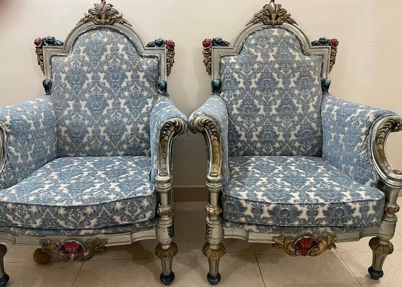 Stylish Sofa And Table Set 2