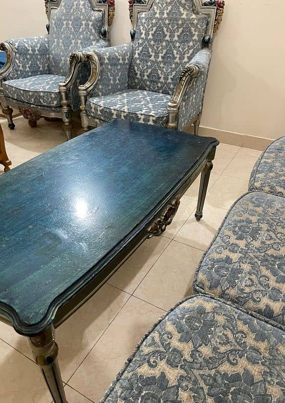 Stylish Sofa And Table Set 3