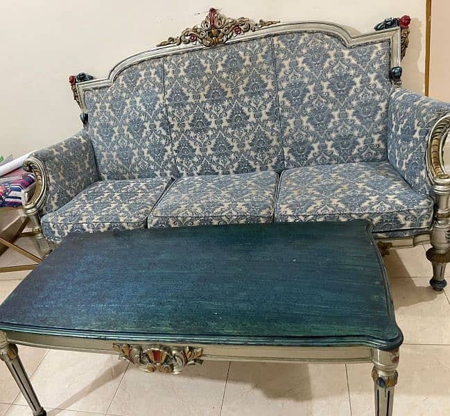 Stylish Sofa And Table Set 4