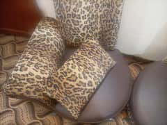 Long seater / pince seater / Sofa seater / coffee seater