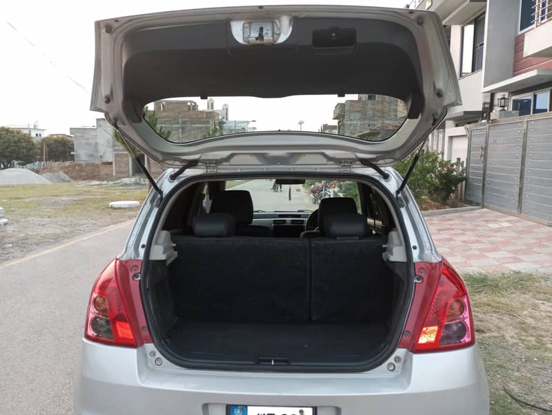 Suzuki Swift dlx Automatic Navigation 2015 6