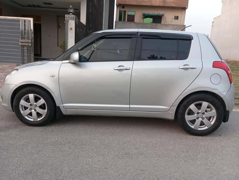 Suzuki Swift dlx Automatic Navigation 2015 13