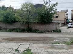 9 Marla Commercial Corner Plot For Sale