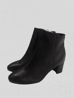 Premium Black Leather European Boots for Women - Stylish & Comfortable