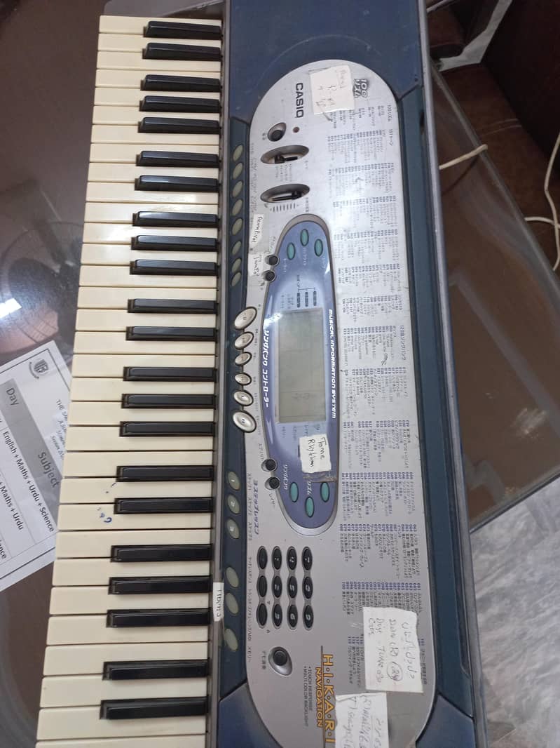 Casio CTK-731 Keyboard - 61 Keys, Multiple Tones & Rhythms - Used 0