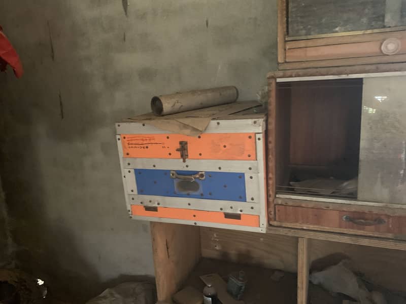 incubator or broader available 3 pices 2