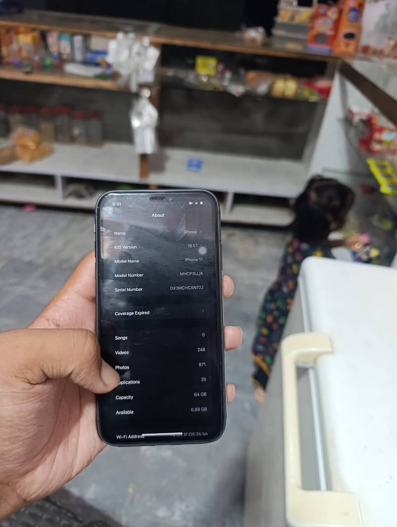 Iphone 11 with box non pta factory unlock 8