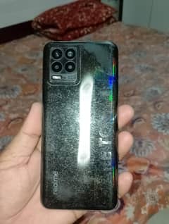 I'M SELLING MY REALME 8  BOX AND CHARGER AVAILABLE.