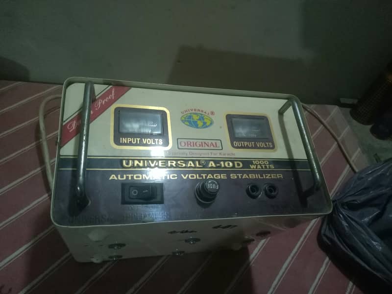Universal Stabilizer 1000 Watts 5