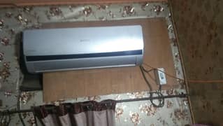 1 ton orient DC inverter ac new condition for sale