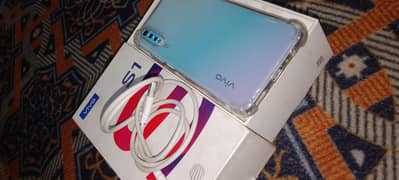 vivo S1 original phone ha 4/128  box + cabel 03097051400 all genuine h