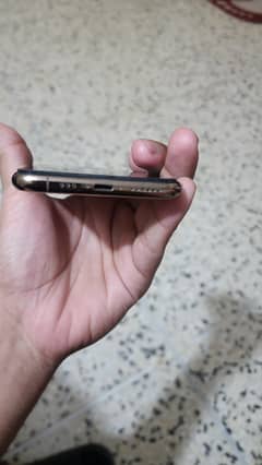 Xs golden 64gb 77 health 10/10
