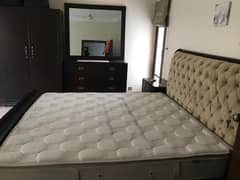 Complete bed set