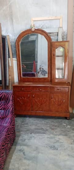 dressing table / clinie counter