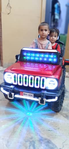 1 to 10year kids charging police jeep