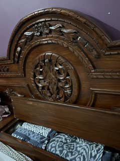 Bed set is available for sell