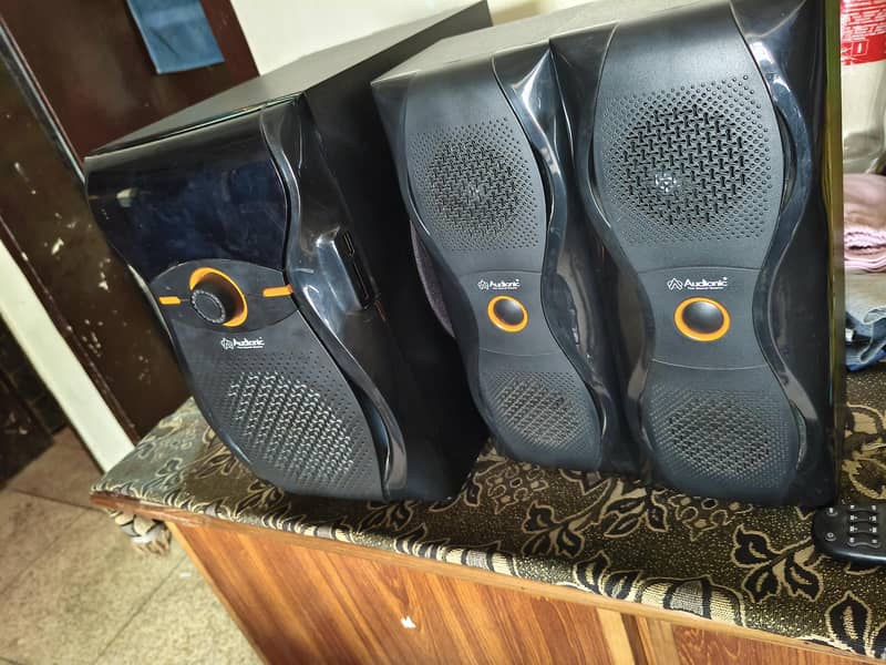 Audionic Flex 600 speakers 1