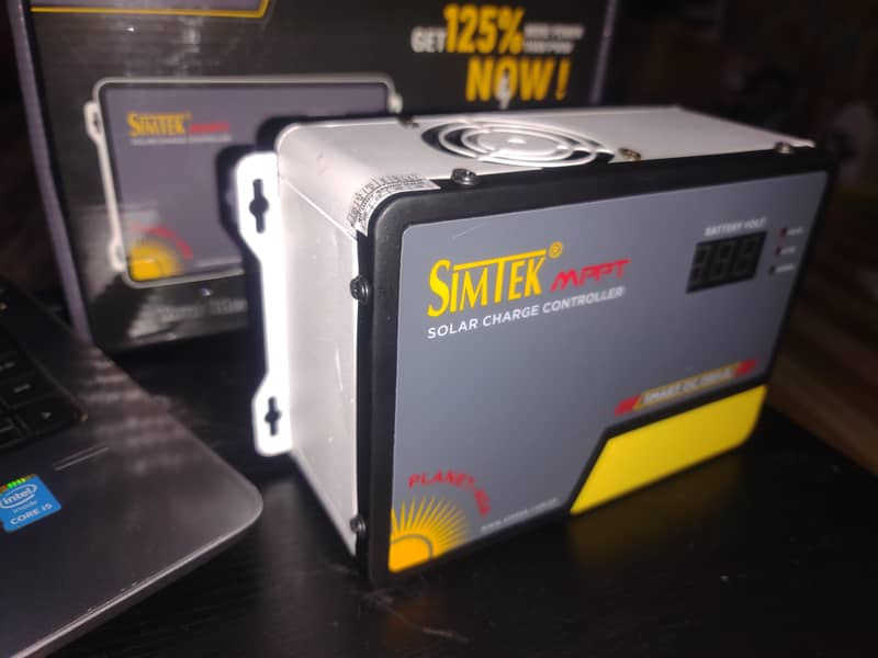 Simtek high quality MPPT charge Controller 40A deivery available mp 4