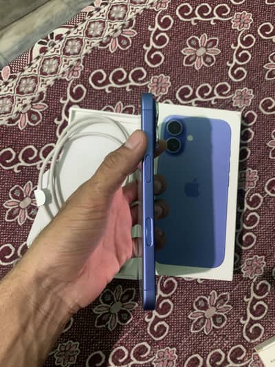Iphone 16 jv ultramarine colour