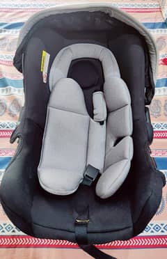 Baby cot plus baby car seat
