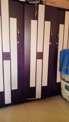 3 door almari 1 bed with mattress