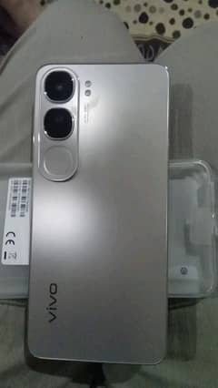 vivo y 200 8+8/256  full wranty with box charger