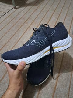 10/10 Mizuno wave rider 26 elegant running shoes