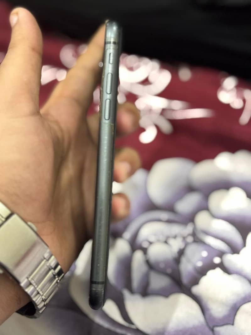 Not issue in mobile the main purpose to buy new model iPhone 0