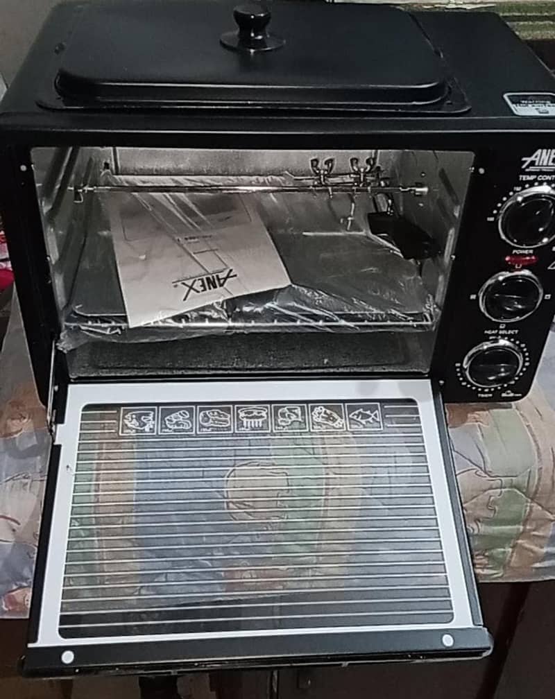 oven in good condition running condition 0