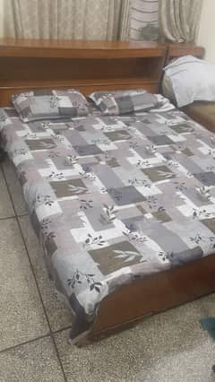 bed or side table ha