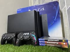 PS4 Fat With 1 Extra Controller & 3 Disc
