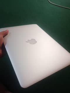 MACKBOOK