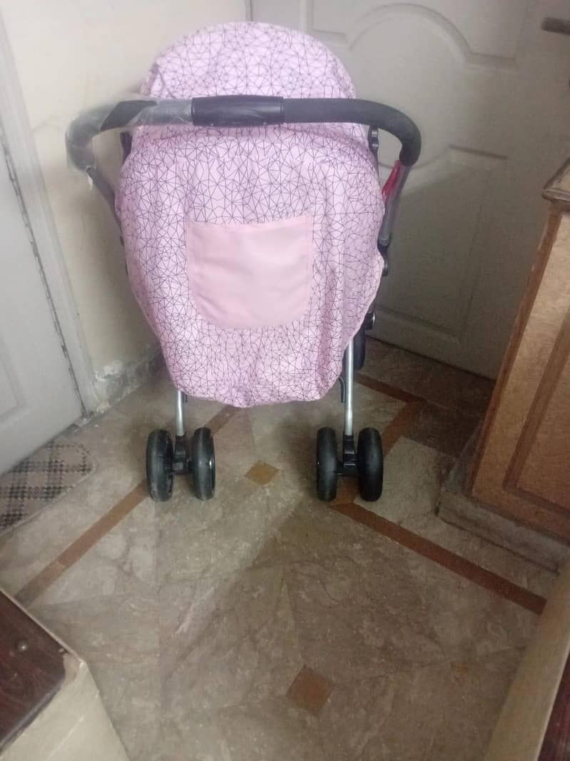 imported stroller in 10/10 condition 6
