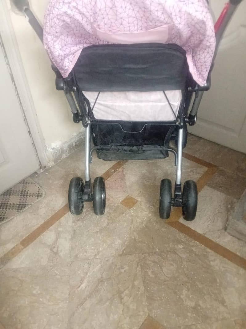 imported stroller in 10/10 condition 8