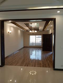 14marla 3beds DD TV lounge kitchen attached baths like brand new house upper portion for rent in G 13 3 islamabad
