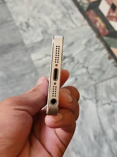 iPhone 5s Gold – 32GB – Excellent Condition – non-pta
