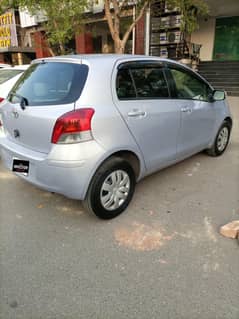 Toyota Vitz 2010/13  8 airbag