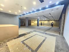 1 kanal 1st floor available for Rent