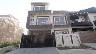 Double story new real picture urgent sale