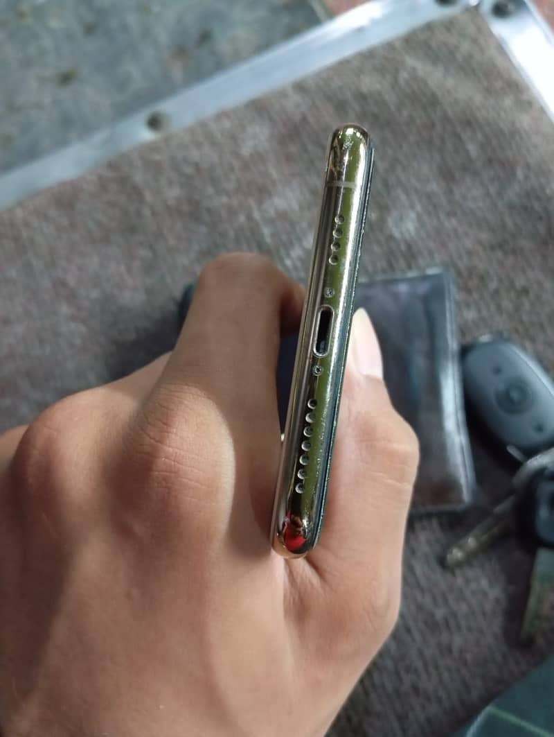 iPhone XS Max Dual PTA Exchange possible with Android latest model 4