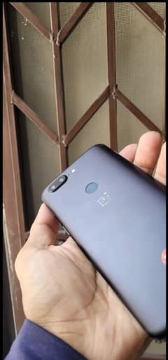 One Plus 5T