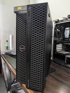 Dell 5820 Xeon W-2145 / 12th Gen (32-GB DDR4 Ram)