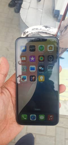 11 pro max priz 45 hazar . 64 gb wahtp 03159494690