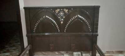 Furnicher polish darwaze polish paint ka Kam krte h agar kisine krwan