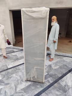 2 ac han 2 ton ac han use nhi kiye wese hi rap KR k rakhy huwy han