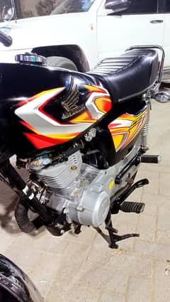 Honda CG-125 Euro2 2022 model Karachi num 1st owner Genuine 10/10