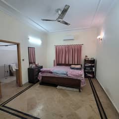 1 Kanal Corner Facing Park House For Urgent Sale