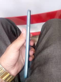 I am selling my mbl infinix hot 10 play